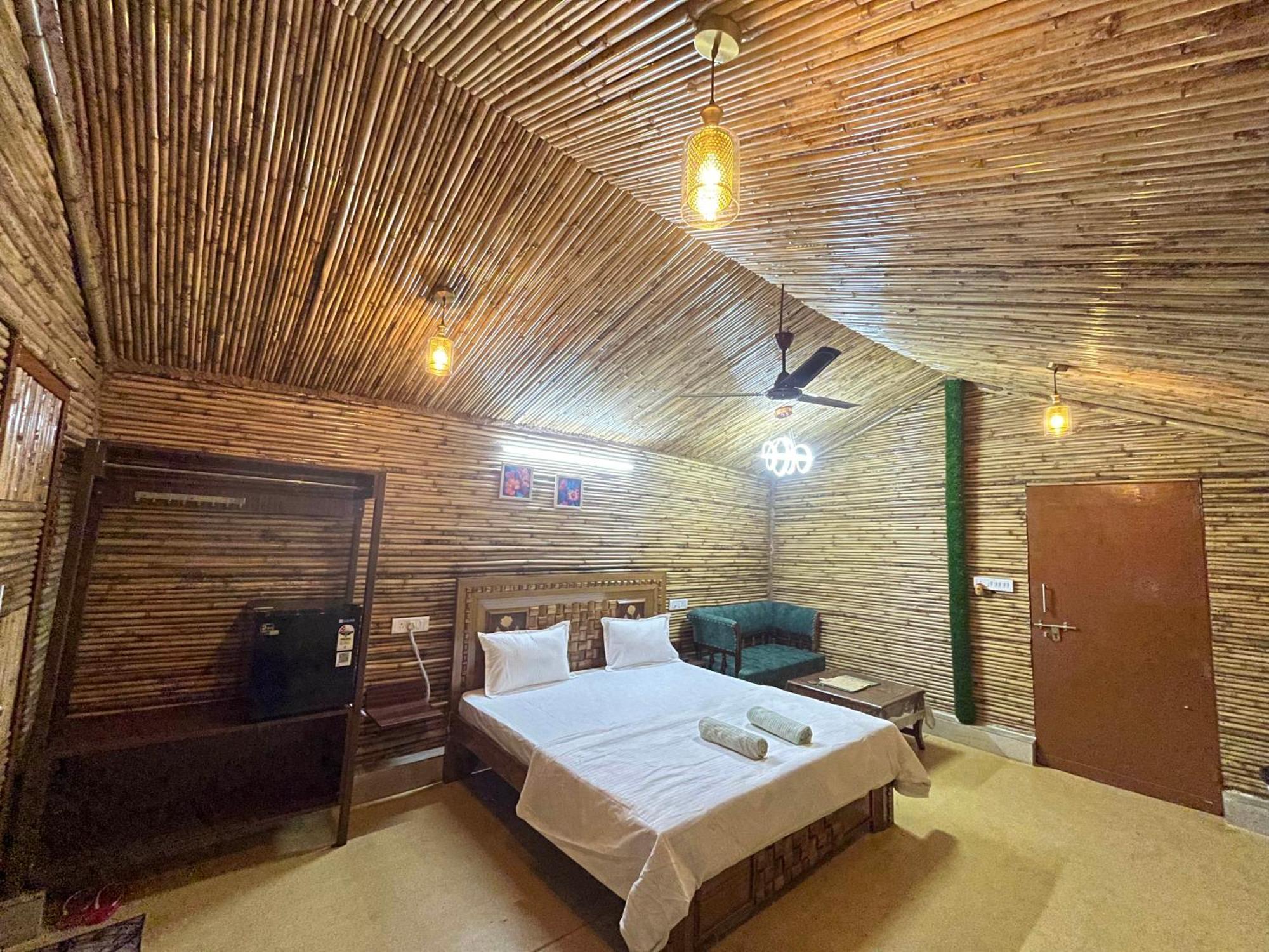 Gopika Resort Vrindāvan Exterior foto